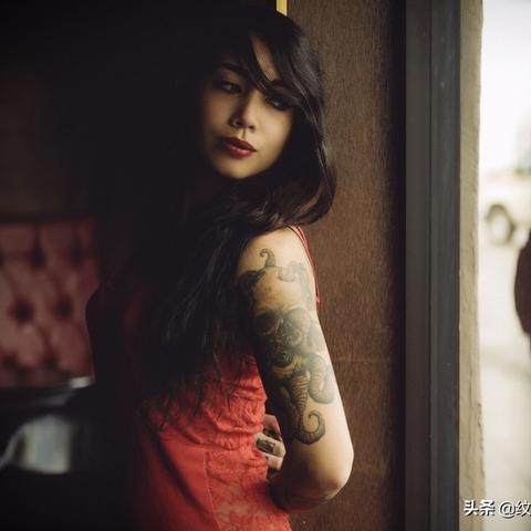 最新漂亮纹身图案女生可爱,漂亮纹身美女壁纸